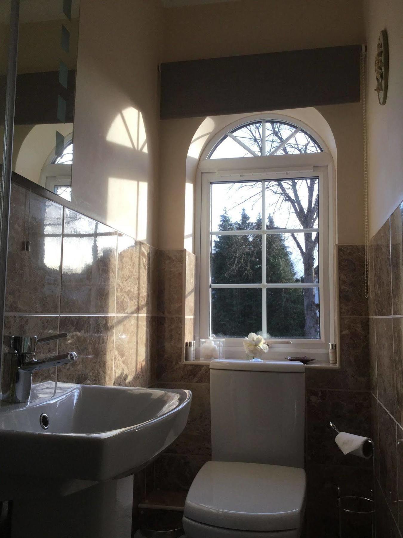 Faviere Guest House Stratford-Upon-Avon Exteriör bild